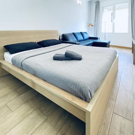 Appartamento Apl Sants Lofts Bcn Fira Camp Nou Barcellona Esterno foto
